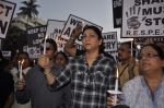 Priya Dutt leads protest for Delhi rape incident in  Carter Road, Mumbai on 22nd Dec 2012(59).JPG